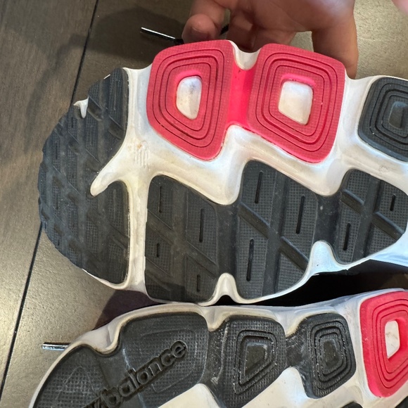 New Balance 675 V2 Running Sneaker - Picture 10 of 11